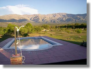 Villa Einfamilienhaus mit Pool in Argentinien
