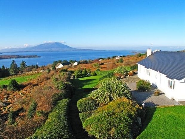 Irland Wohnhaus im County Mayo am See zum Kaufen