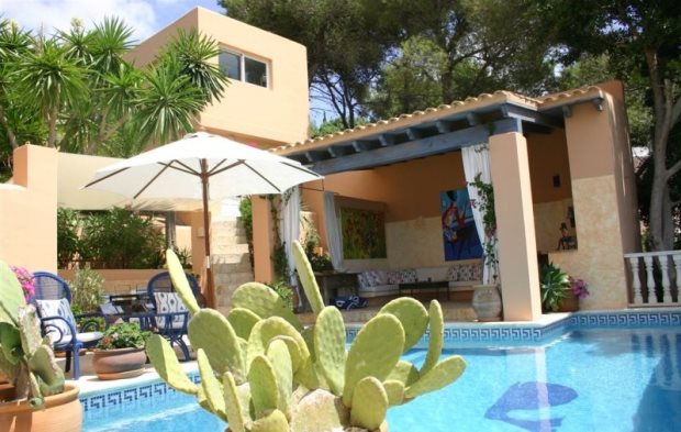 Villa mit Pool und Meerblick auf Ibiza
