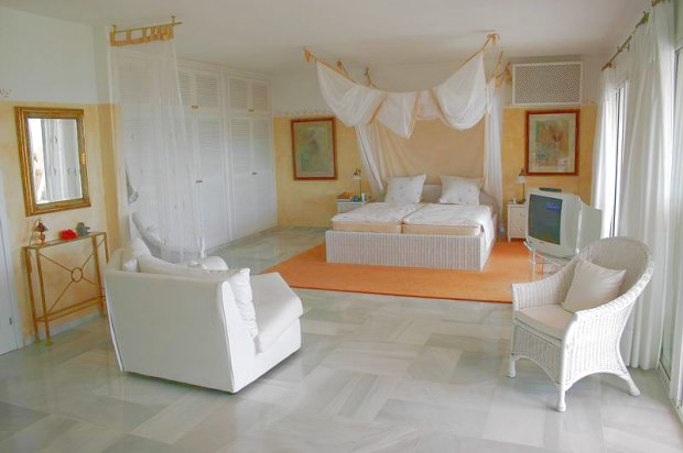 Schlafzimmer der Villa in Ibiza