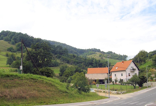 Weg zum Bauernhof bei Kamnica und Maribor in Slowenien