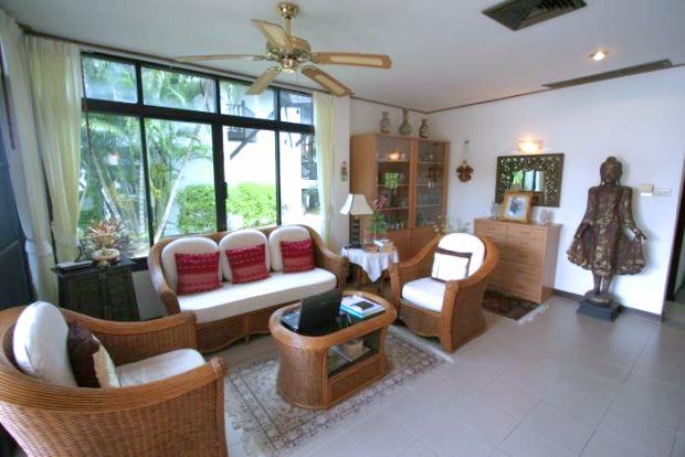 Wohnzimmer der Eigentumswohnung Kamala Phuket