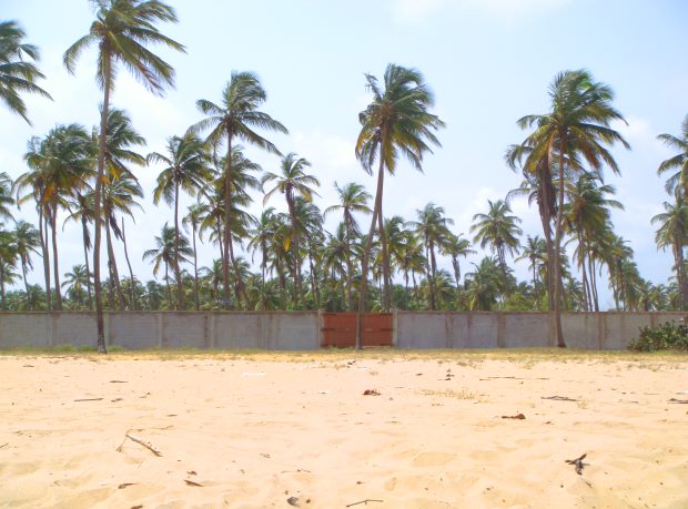 Benin Grundstck mit Strand und am Meer bei Cotonou