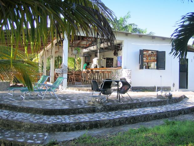 Restaurant am Meer von Dominica der Karibik