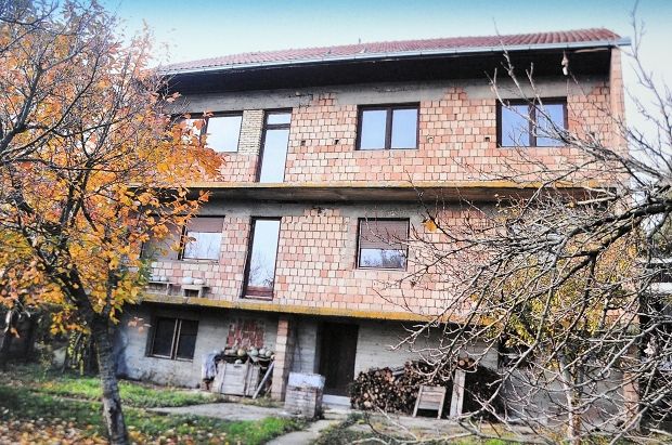 Einfamilienhaus zum Ausbau in Indija Serbien