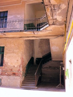 Treppengang vom Wohnhaus