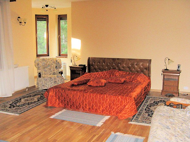 Schlafzimmer der Villa bei Sibiu