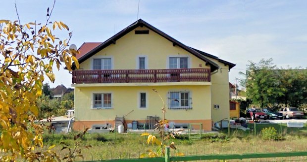 Einfamilienhaus mit Einliegerwohnung Gstewohnung in Sanpetru Rumnien