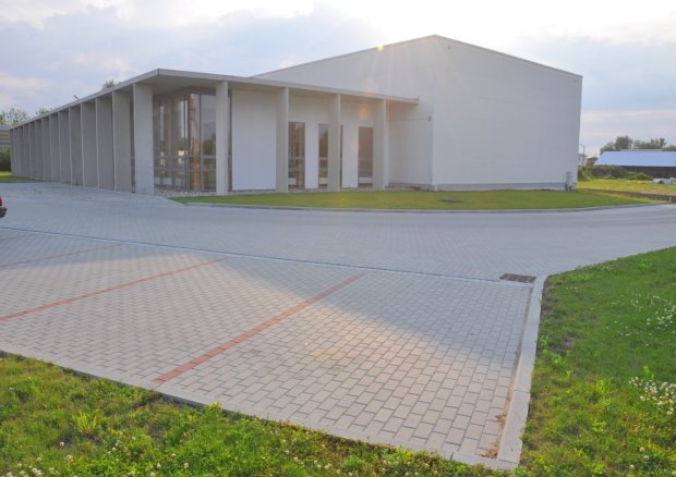 Gewerbehalle Werkstatthalle mit gewerbegrundstck in Brzeg Oppeln Polen
