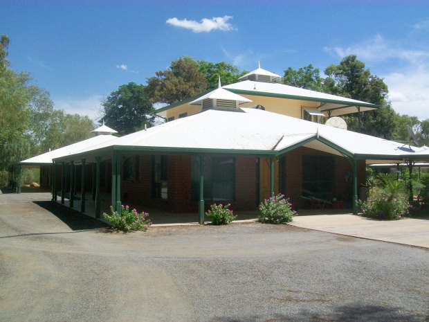 Villa Wohnhaus im Outback Australiens bei Alice Springs