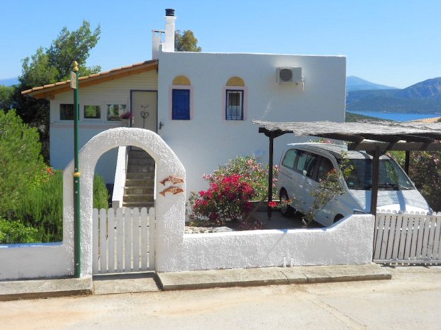 Wohnhaus mit Meerblick in Korfos