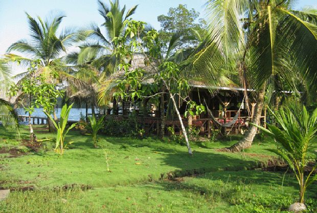 Dschungel-Gaststtte Restaurant am Meer bei Bocas del Toro in Panama