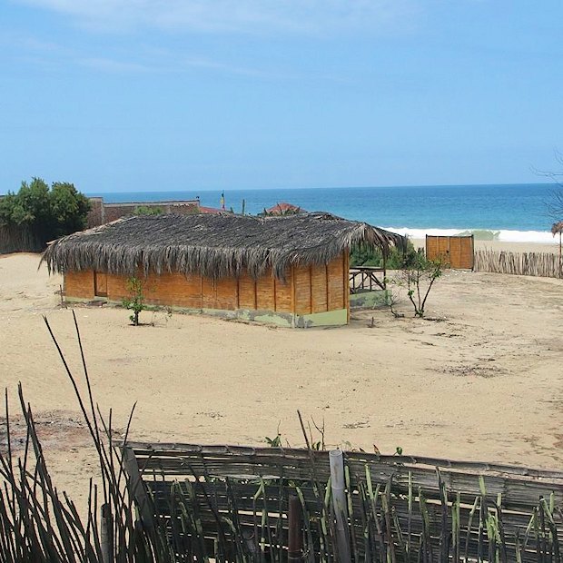 Strandgrundstck mit Bungalow am Meer von Peru zum Kaufen
