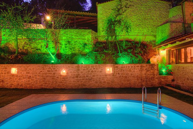 Swimming-Pool vom Einfamilienhaus auf Kreta