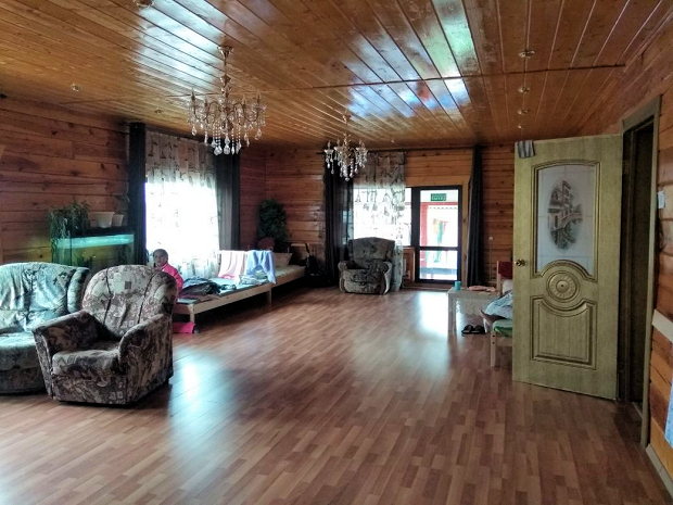 Wohnzimmer des Wohnhauses in Shamonino Ufa