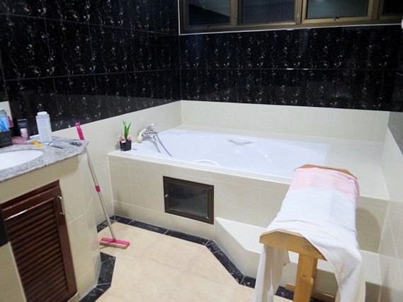Badezimmer der Villa in Pattaya