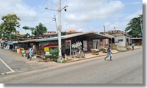 Geschftshaus in Kumasi zum Kaufen