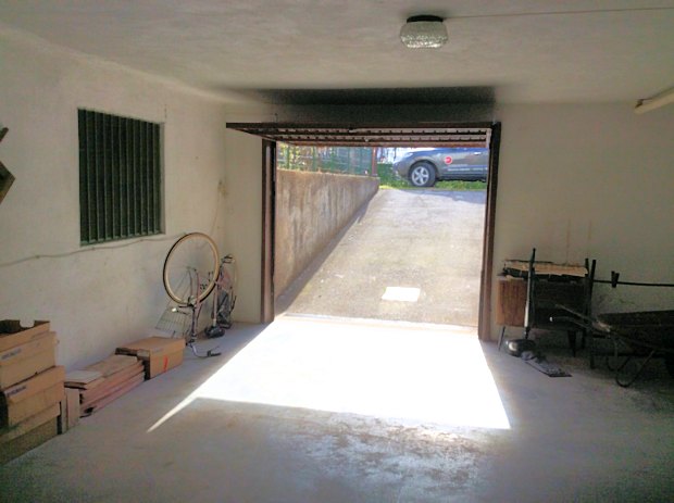 Garage der Villa