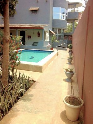 Mehrfamilienhaus mit Pool in Somone Senegal