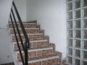 Treppenaufgang zu den Eigentumswohnungen im Mehrfamilienhaus in Lima