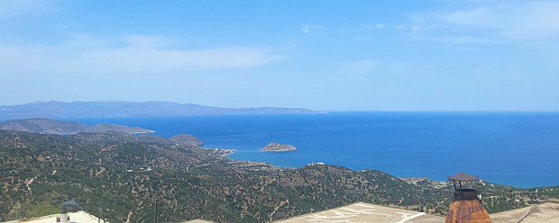 Ausblick von der Terrasse des Hauses in Tourloto Sitia der Insel Kreta