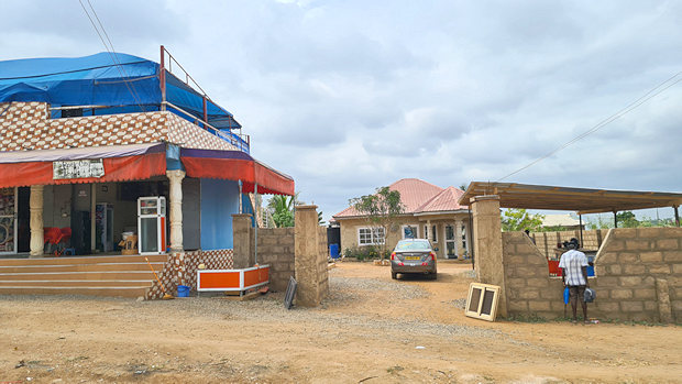 Geschftshaus und Einfamilienhaus in der Central Region Ghana zum Kaufen