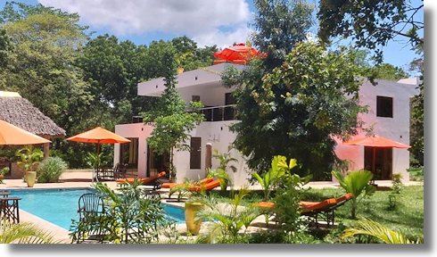 Villa Haus mit Pool in Kenia vom Immobilienmakler