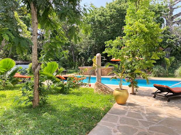 Grundst�ck Garten vom G�stehaus