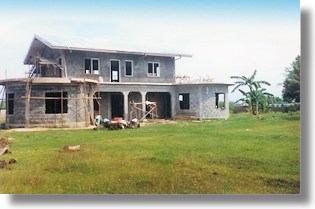 Huser auf Cabarruyan Anda der Philippinen
