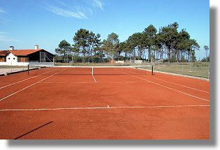 Tennisplatz der Ferienanlage am Meer Canelones Uruguay