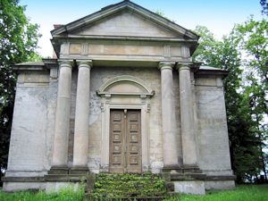 Mausoleum der Grafen Henckel von Donnersmarck vom Schloss