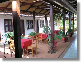 Einfamilienhaus mit Hotel Pension in Bolivien im Departamento Santa Cruz