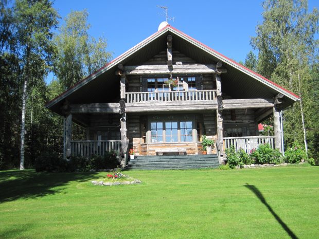 Einfamilienhaus am See Orevesi in Finnland