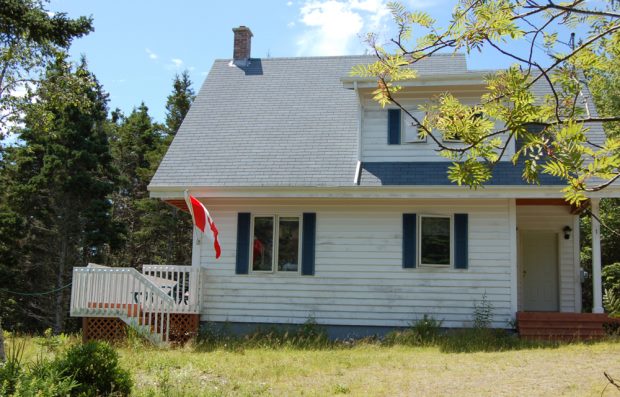 Seitenansicht vom Wohnhaus bei Western Head in Nova Scotia