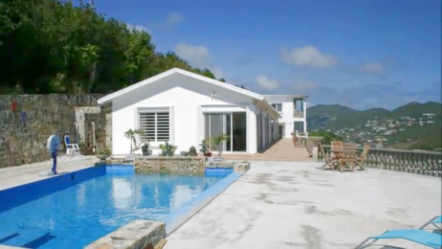 Ferienhaus mit Pool und Meerblick auf Sint Maarten