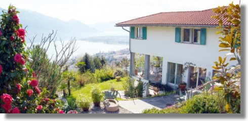 Brione sopra Minusio Villa mit Blick auf den Lago Maggiore der Schweiz