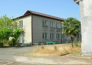 Bürogebäude der Winzerei in Georgien