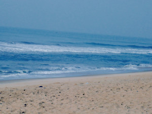 das Meer und Togbin Beach angrenzend am Grundstck