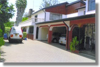 Wohnhaus Villa mit Gstehaus in Nairobi im Caledonia Estate