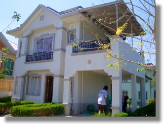 Calamba City Einfamilienhaus Villa zum Kaufen auf Luzon Philippinen