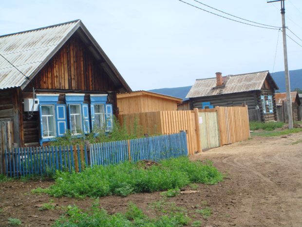 Einfamilienhaus und Gstehaus auf Olchon am Baikal