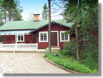 Einfamilienhaus mit Gästehaus bei Kittilä Lappland