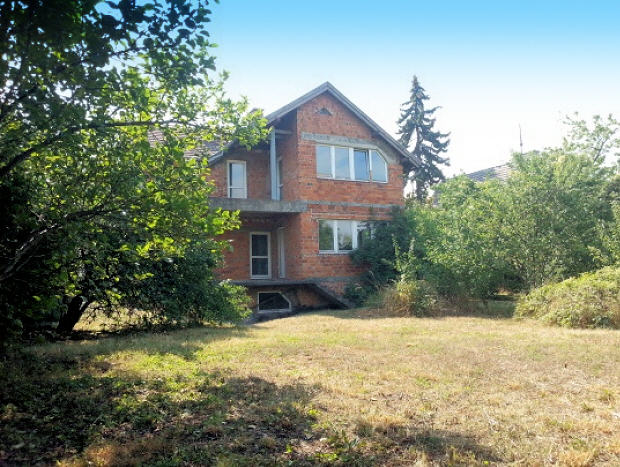 Einfamilienhaus zum Ausbau in Opole Chabrow