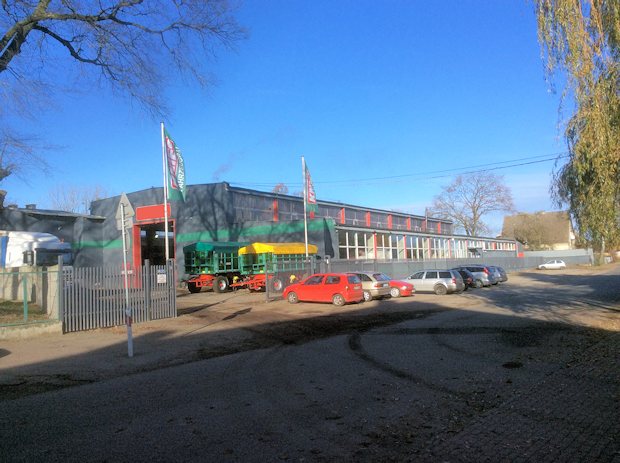 Werksgelände mit Produktionshallen in Barwice Polen Werksgelände mit Produktionshallen in Barwice Polen