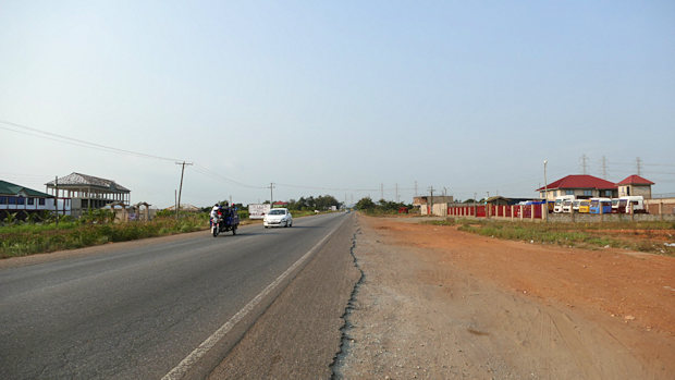 Bauland nah der Akosombo Road in Afienya
