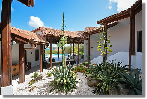 Villa mit Meerblick auf der Insel Curacao Karibik