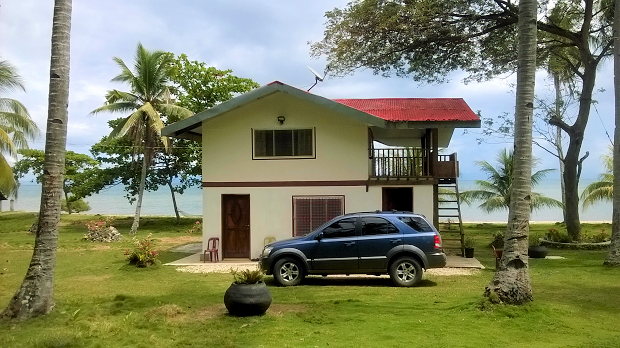 Strandhaus am Meer auf Negros