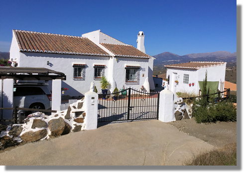 Einfamilienhaus nah Velez-Malaga Sdspanien zum Kaufen