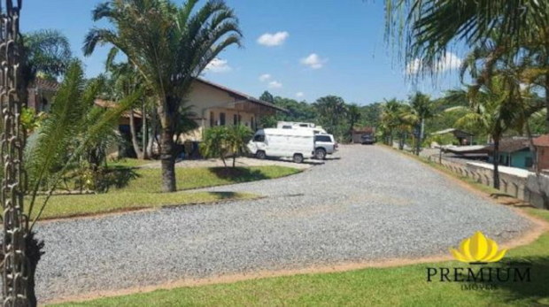 Grundstck der Villa mit Gewerbegebude in Blumenau Brasilien