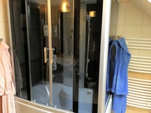 Badezimmer des Wohnhauses